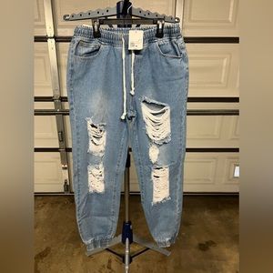 Forever 21 jogger jeans, brand new, tags attached size medium